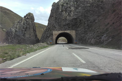 Tunnel durch einen Berg