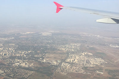 Im Flugzeug nach Tel Aviv